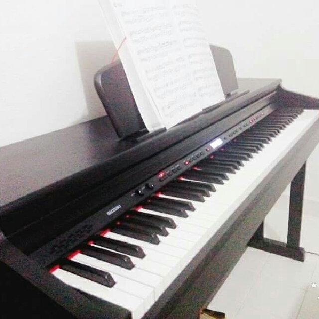 Suzuki SCP-88 Composer Piano and Bench