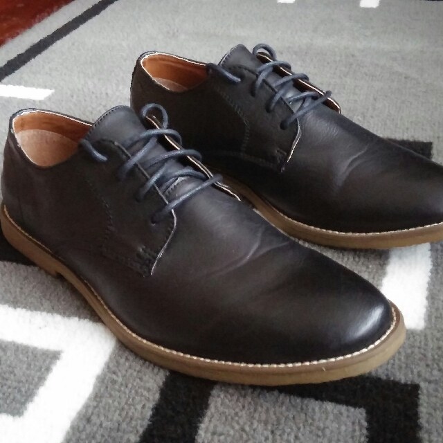 Mens black shoes size 8