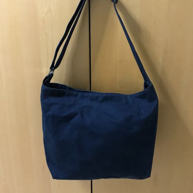 MARIMEKKO Mini Weekender Bag, Women's Fashion, Bags & Wallets, Beach Bags  on Carousell
