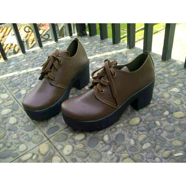 Sepatu Boot Docmart Simple Casual Wanita Tali Futura Fesyen Wanita Sepatu Di Carousell