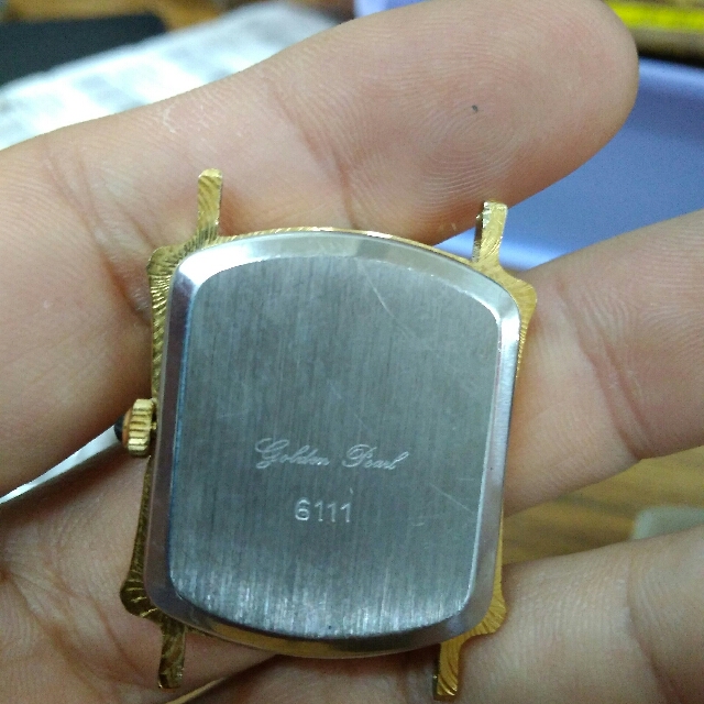 Golden pearl hotsell watch
