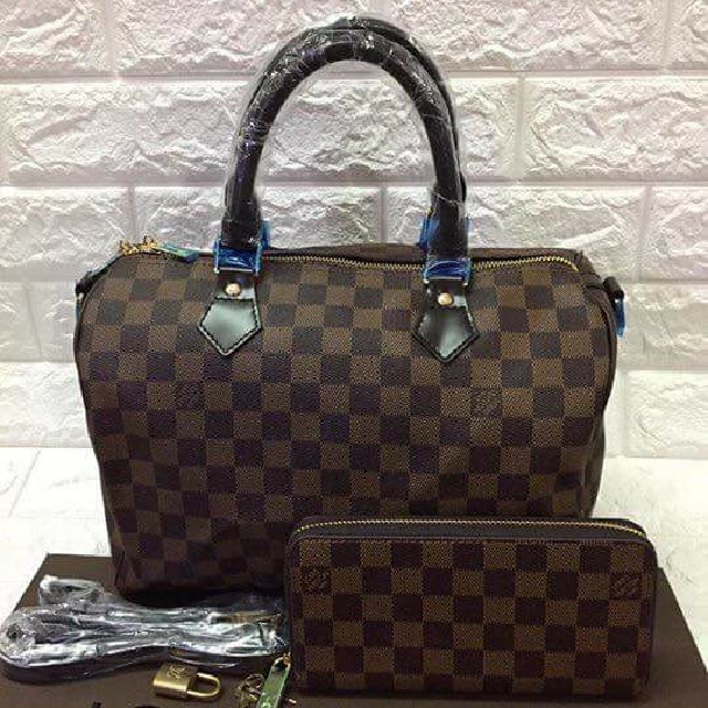 Omkreds Fremsyn Installere AITHENTIC LOUIS VUITTON SPEEDY SET Bag and Zipper Wallet with serial number  (bag) lock and key and dustbag, Women's Fashion, Bags & Wallets, Wallets &  Card holders on Carousell