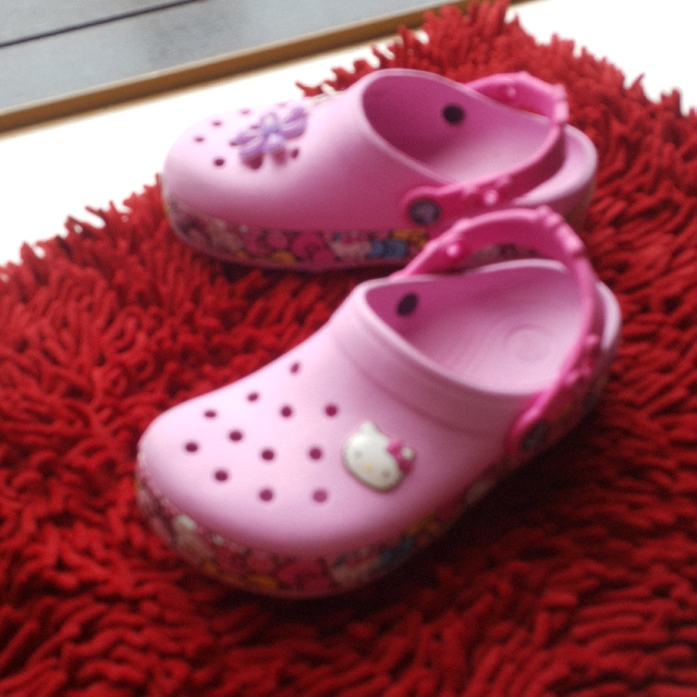 hello kitty crocs for adults