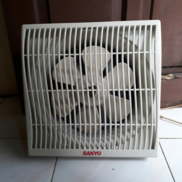 Kipas Angin Exhoust Dinding In Out 10 in Merk Sanyo Masih 