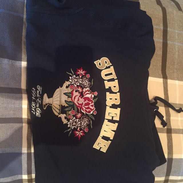 Supreme Centerpiece Hoodie Men s Fashion Tops Sets Hoodies on Carousell