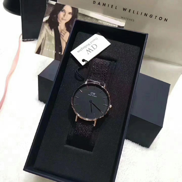 fup Persona kabine Authentic Daniel Wellington 28mm Classic Black Ashfield, Mobile Phones &  Gadgets, Wearables & Smart Watches on Carousell