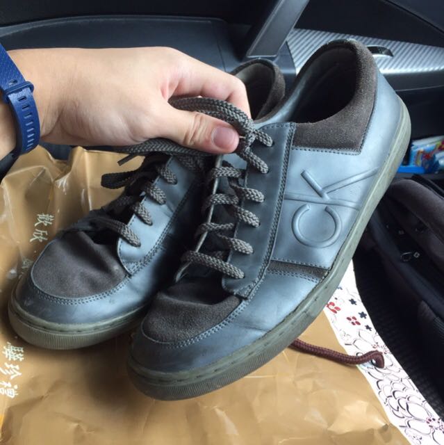 CALVIN KLEIN SNEAKERS Men s Fashion Footwear Sneakers on Carousell