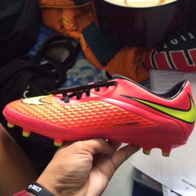 Hypervenom (Category: Activewear) located in Singapore. Submitted by akif47 (Listing ID 128782745, Image 3). Description: don't use it hardly 9/10 condition .
