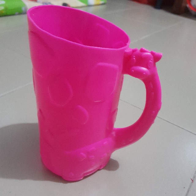 pink munchkin shampoo rinser