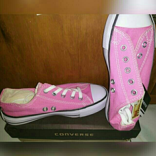 Sepatu Converse Warna Pink Fesyen Wanita Sepatu Di Carousell
