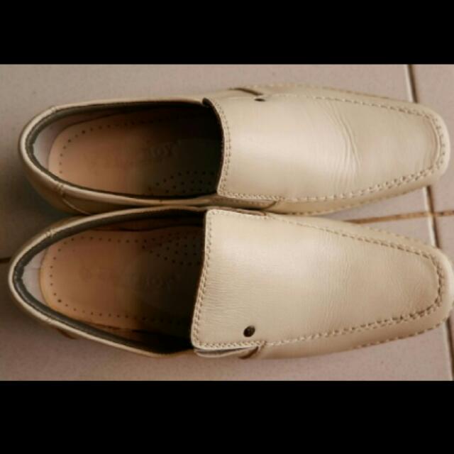 Sepatu Pantofel Putih Playboy Fesyen Pria Sepatu Di Carousell