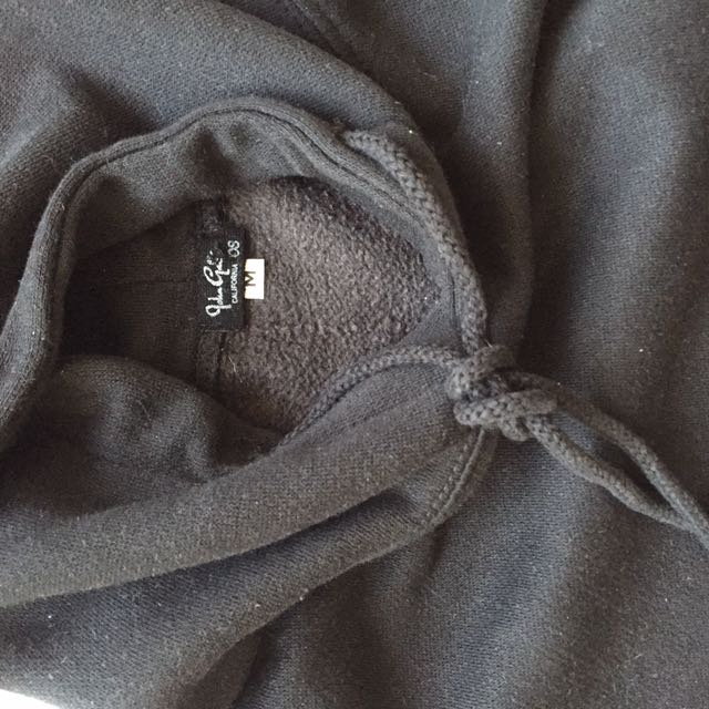 Brandy Melville Christy Hoodie Jacket Los Angeles California Sweater  Oversized in Black, Women's Fashion, Tops, Others Tops on Carousell