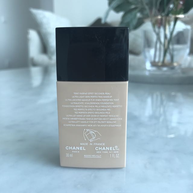 Chanel vitalumiere aqua foundation, Kesehatan & Kecantikan, Rias Wajah di  Carousell