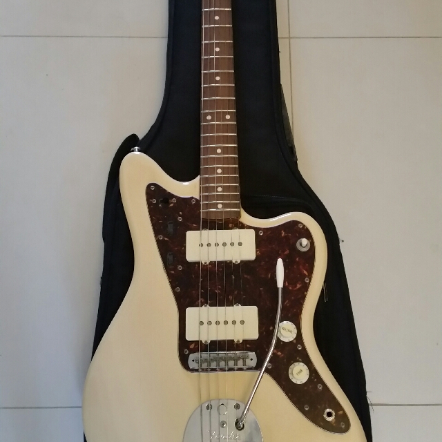 Fender jazzmaster CIJ, Hobbies & Toys, Music & Media, Musical