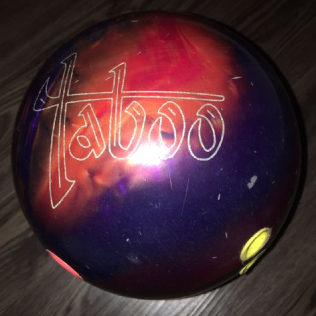 Hammer taboo Bowling ball. 15 pound RH drill, Sports Equipment, Sports