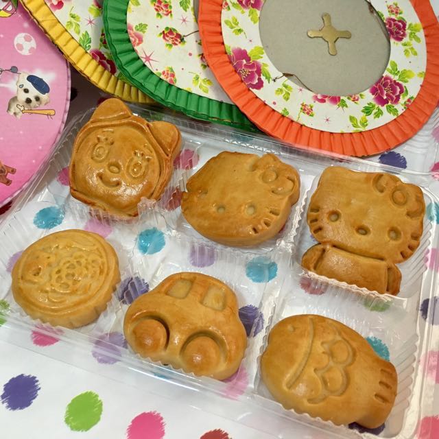 Homemade Mooncake Without Filling 猪仔饼 Food Drinks Homemade Bakes On Carousell