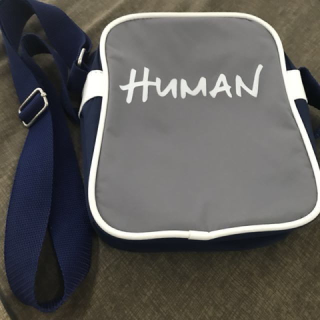 crumpler laptop messenger bag