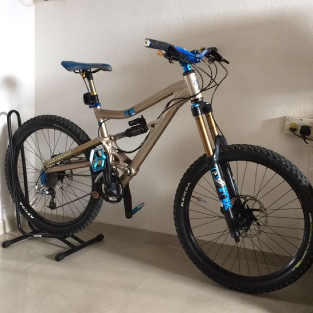 santa cruz mountain bike full suspension