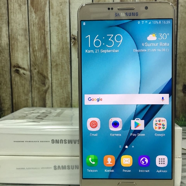 Sayanv Emak Samsung Galaxy A9 Pro Gold Layar Besar Battre 5000mah Ram 4gb Masih Garansi Resmi Sein Itc Cempaka Mas Telepon Seluler Tablet Di Carousell