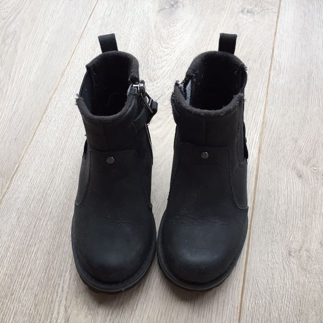 Girl black discount timberland boots