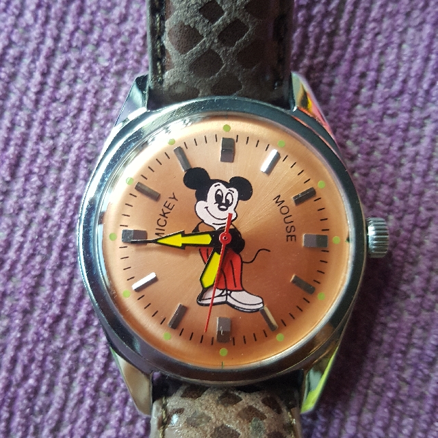 Mechanical mickey mouse watch online