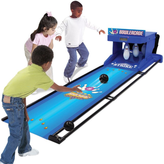 Electronic bowling shop game