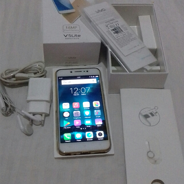 Vivo V5 Baru 3 Bulan Pake Garansi Masih Panjang Bodi 100 Mulus Hp Normal Semuaa No Minuss Telepon Seluler Tablet Di Carousell