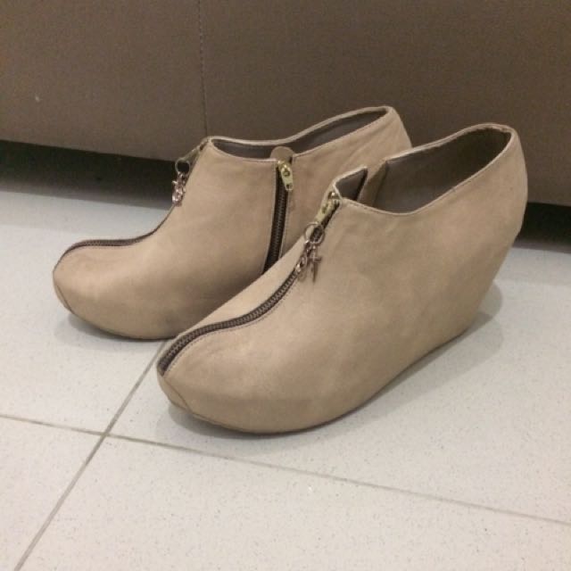 size 40 women's shoe