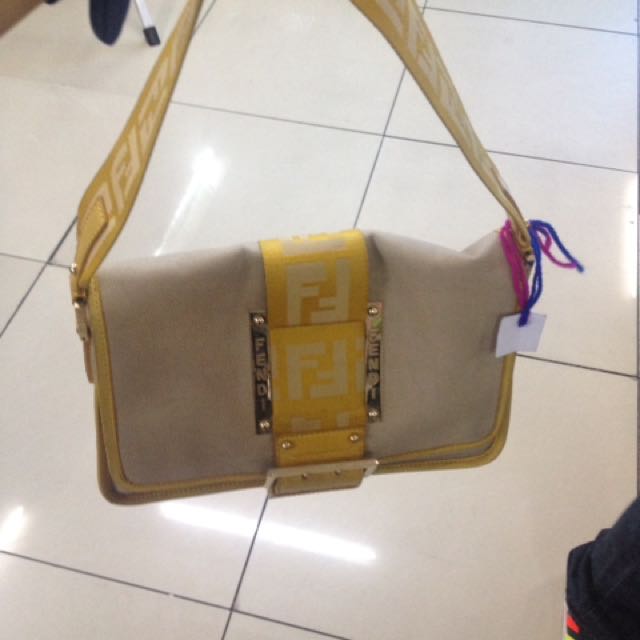 mustard yellow shoulder bag
