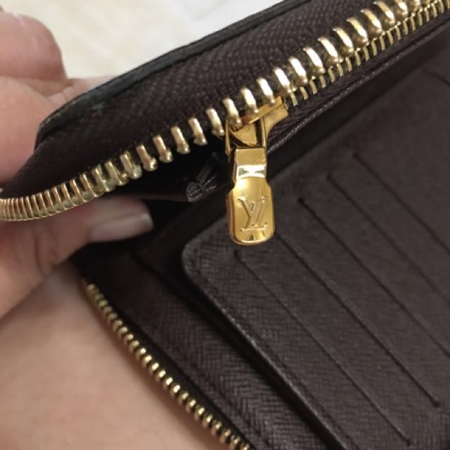 Authentic Louis Vuitton Zippy Compact Wallet (old model), Luxury, Bags & Wallets on Carousell