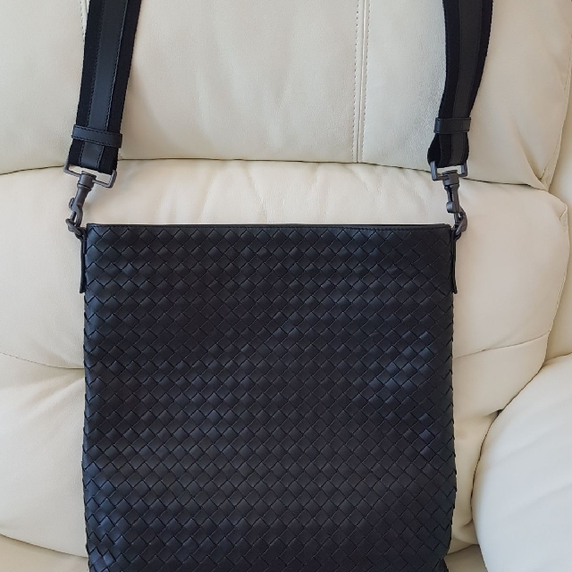 Bottega veneta crossbody bag Intrecciato, Men's Fashion, Bags, Sling Bags  on Carousell