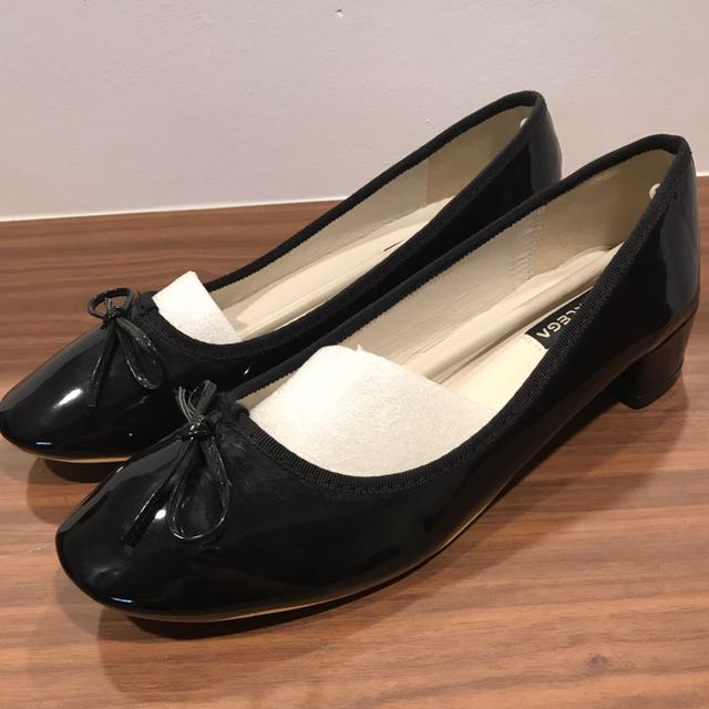 black kitty heels