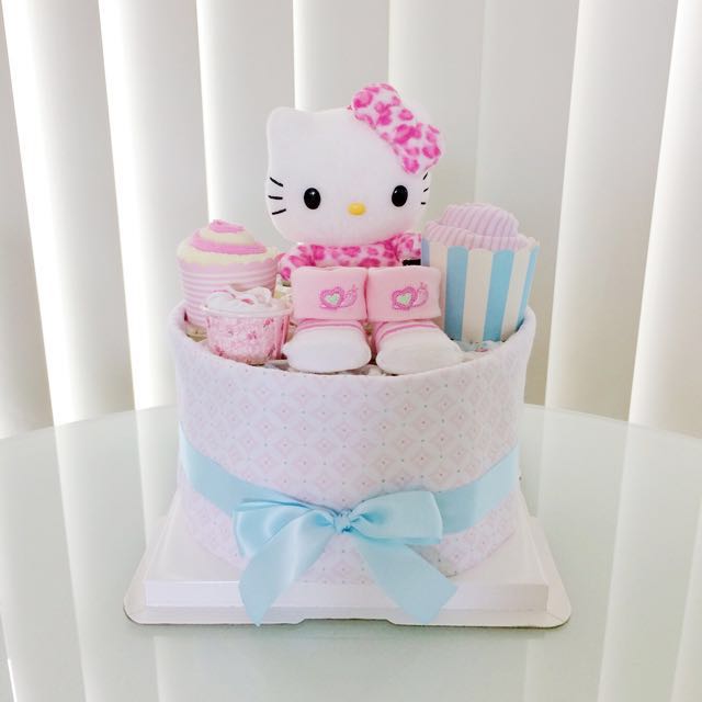 hello kitty diaper cake