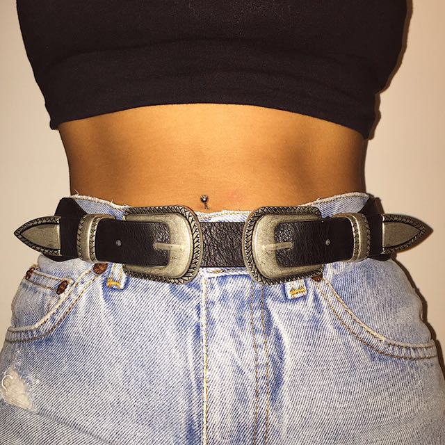 How to put on sales a double buckle belt