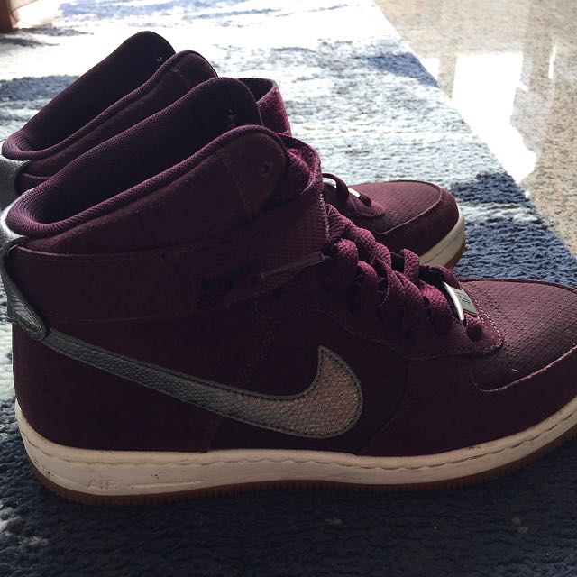 Nike air force 1 high top maroon top