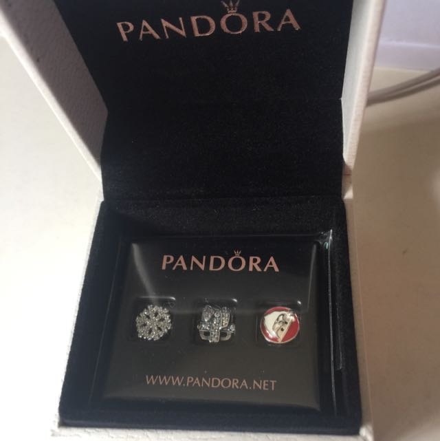 Pandora christmas shop petite charms