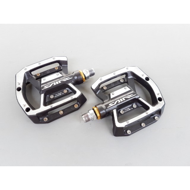 saint flat pedal