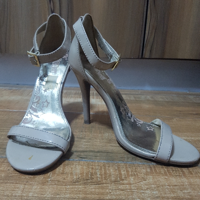 trash shoes payless