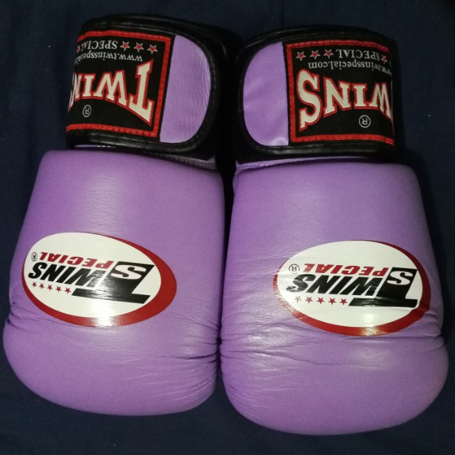 purple kickboxing gloves