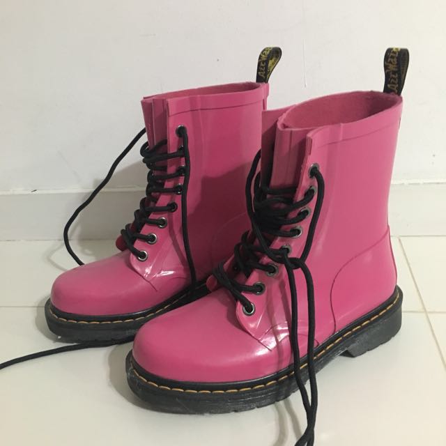 dr martens airwair pink