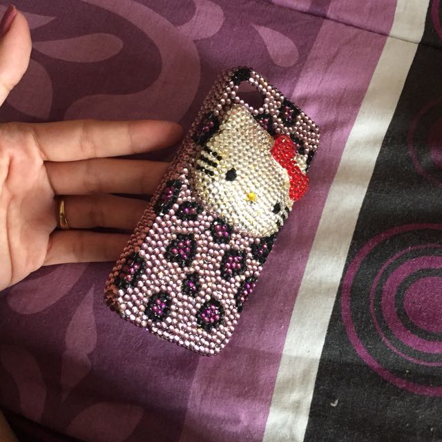 Iphone5 case Swarovski crystals (Category: Cases & Sleeves) located in Mandaluyong City. Submitted by shielalovess (Listing ID 129397585, Image 2). Description: .