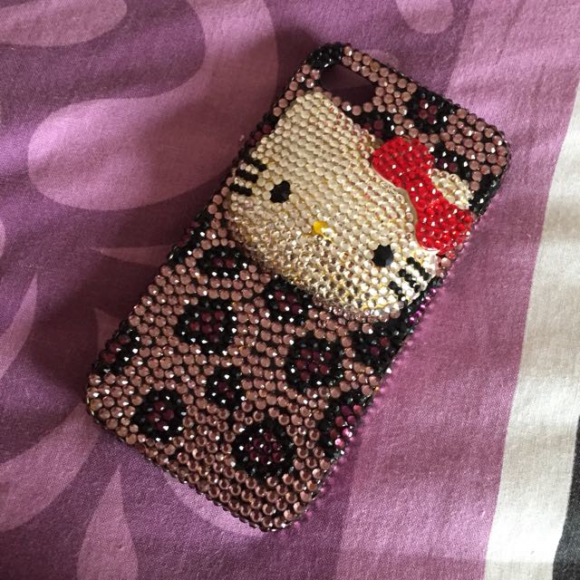 Iphone5 case Swarovski crystals (Category: Cases & Sleeves) located in Mandaluyong City. Submitted by shielalovess (Listing ID 129397585, Image 1). Description: .