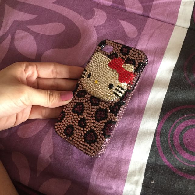 Iphone5 case Swarovski crystals (Category: Cases & Sleeves) located in Mandaluyong City. Submitted by shielalovess (Listing ID 129397585, Image 3). Description: .