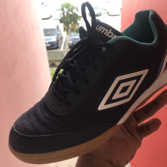 Kasut hot sale futsal umbro