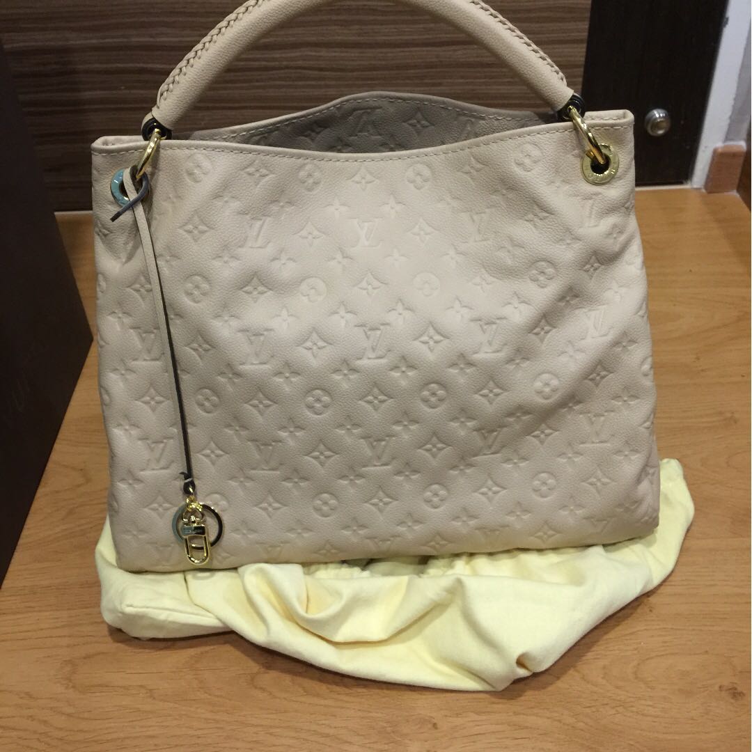 LV Artsy Shoulder Bag, Women's Fashion, Bags & Wallets, Shoulder Bags on  Carousell