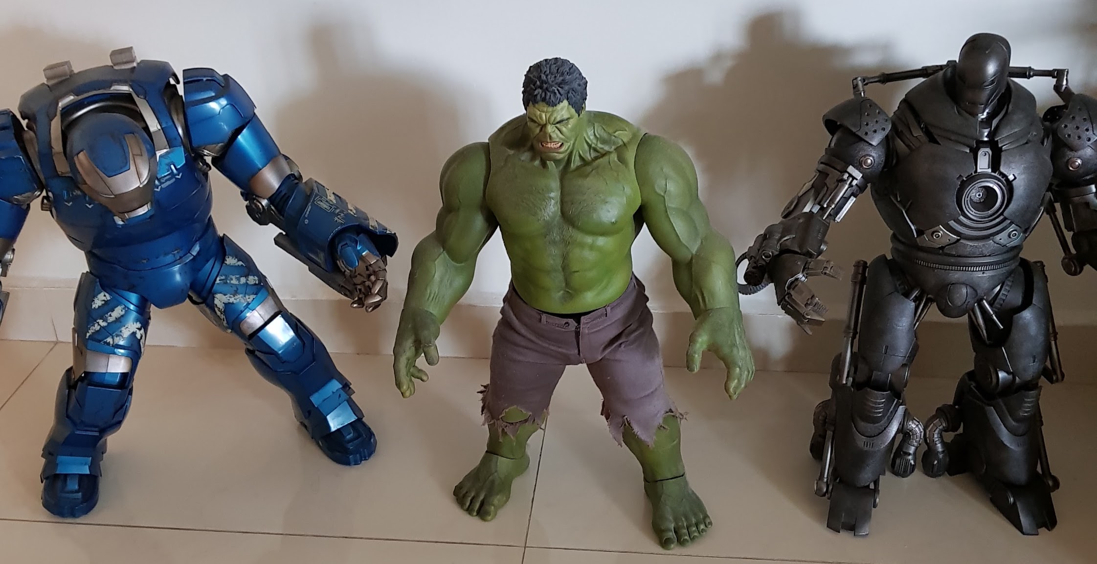 hot toys hulk for sale