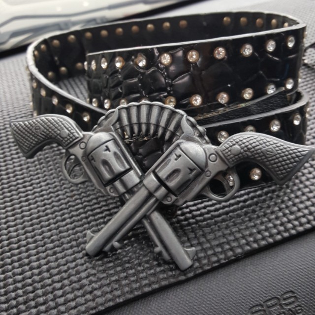 Vintage guns n roses belt Men s Fashion Watches Accessories