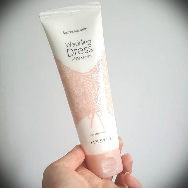 Wedding dress cream (It's skin), Beauty & Personal Care, Bath & Body, Body  Care on Carousell