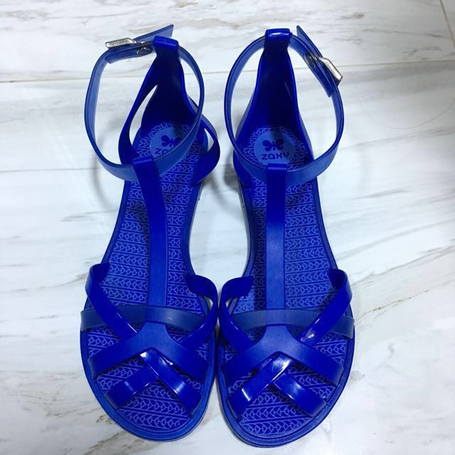t strap jelly sandals