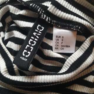 H&M TURTLE NECK STRIPE HNM